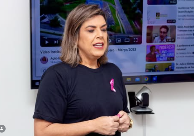 Tatiana Martinelli em apresentação sobre a Ação Bem Te Quero